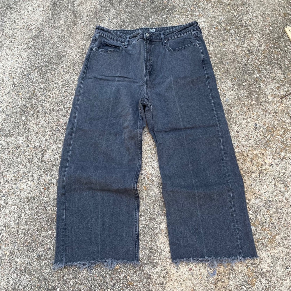 Old Navy Extra High Rise Wide Leg Jeans Washed Black Raw Hem Size 14